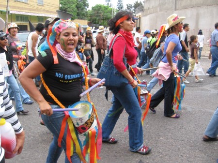 WOMEN IN RESISTANCE! Tegucigalpa, July 3, 2009. Photo: Sandra Cuffe